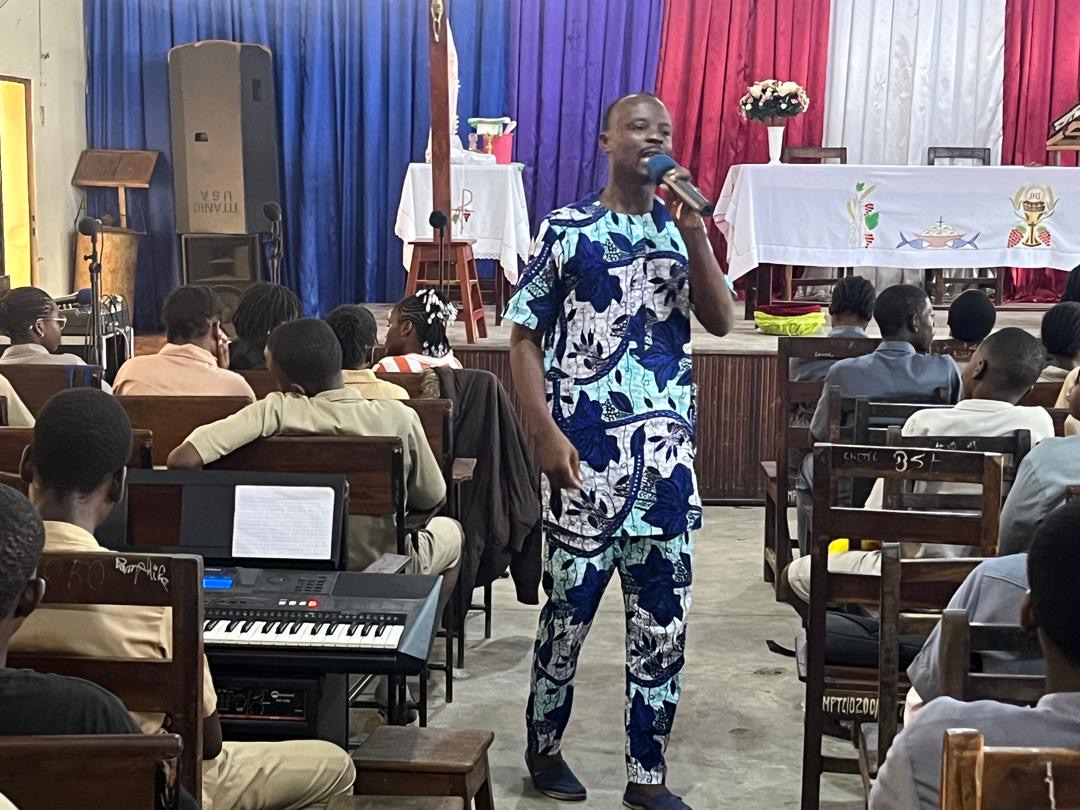 Cover Image of La confiance en soi et en Dieu : le duo qui fait tomber les murailles